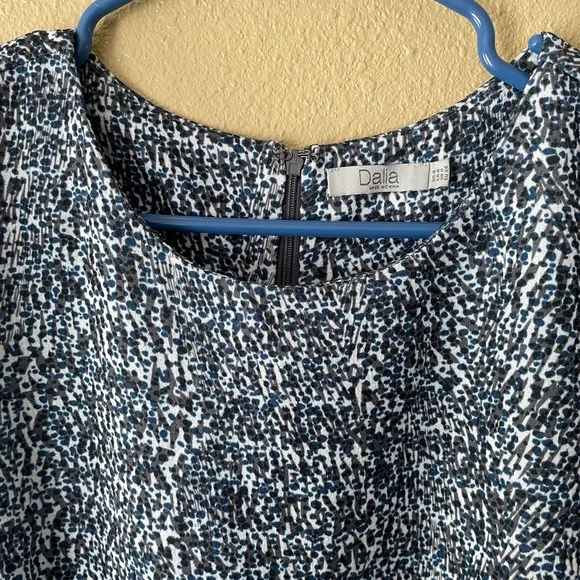 Dalia casual dress in blue and gray sleeveless zip back - Picture 4 of 9